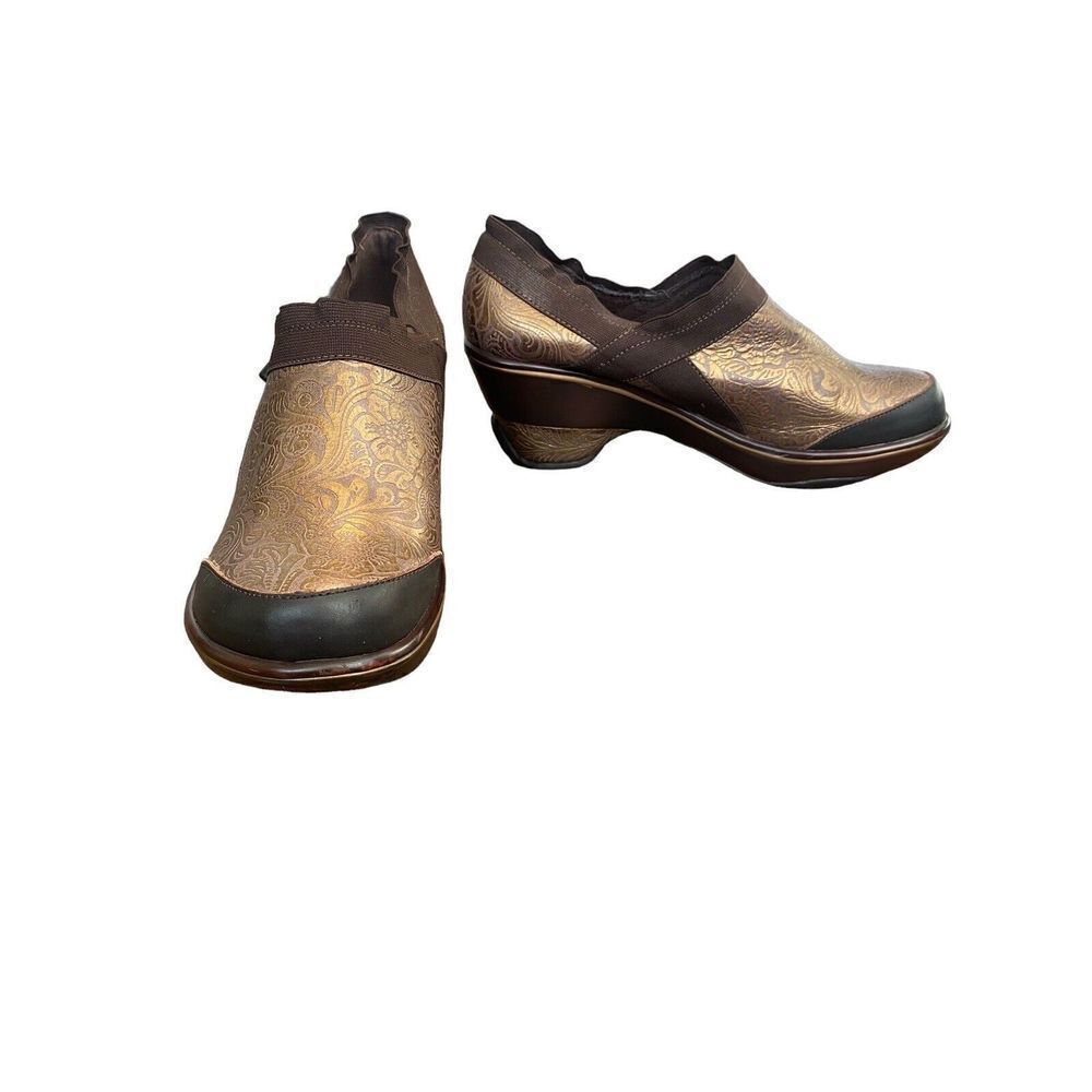 Jambu Shoes Womens 9.5M Brown Slip On Wedge Clogs Casual Vegan Leather